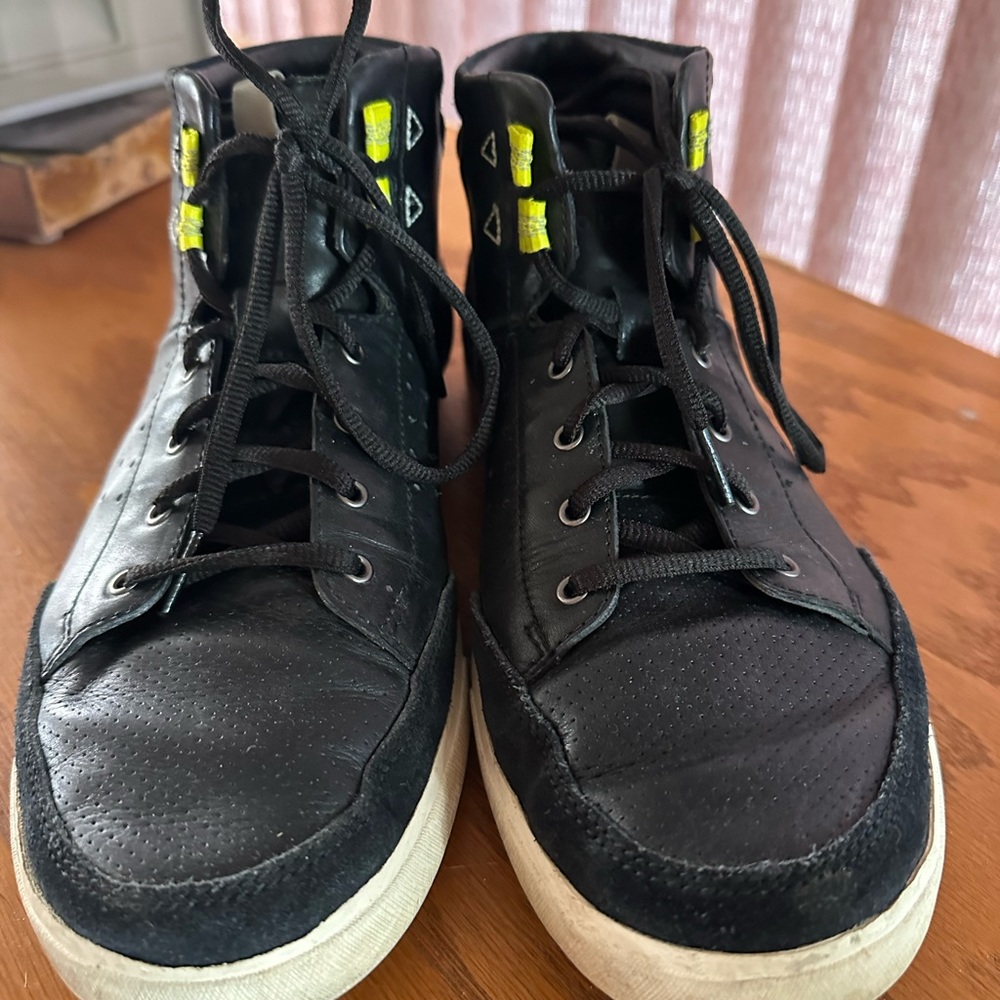 Size 9m cole Haan high top sneakers